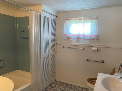 2007 Stanton Ave, New Castle PA  16101-5221 exterior