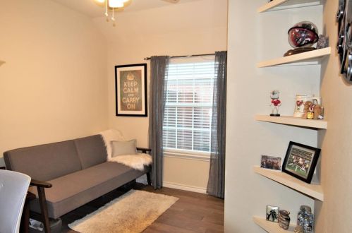 2012 Shumard Ln, Lewisville TX  75028-7621 exterior