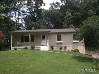 28 Apple Creek Ln, Hendersonville, NC 28792-1143