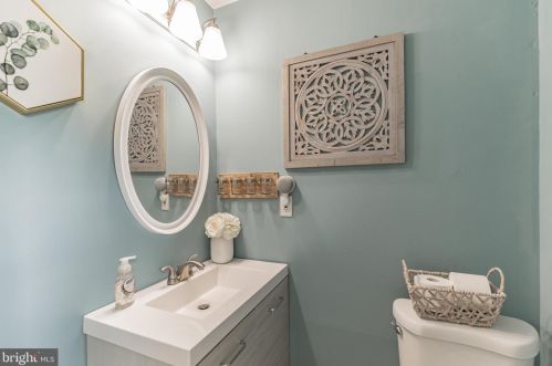 107 Allison Rd, Willow Grove PA  19090-3112 exterior