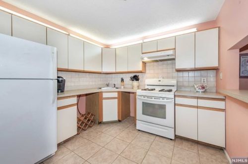 235 Robertson Way, Lincoln Park NJ  07035-1858 exterior