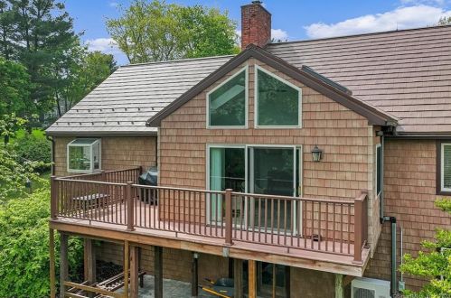 1 Yellow Yellow Cir, Middletown CT  06457-4929 exterior