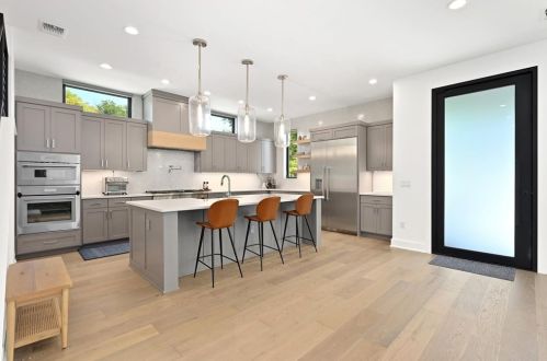 2019 Brentwood St, Austin TX  78752-4105 exterior