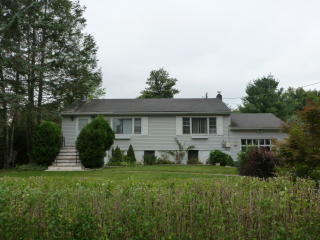 63 Overlook Dr, Mahopac, NY 10541-3671