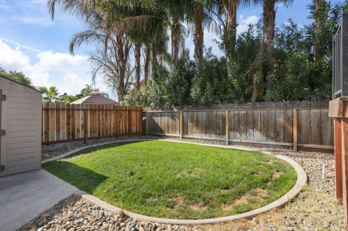 696 Tahoe St, Manteca CA  95337-6853 exterior