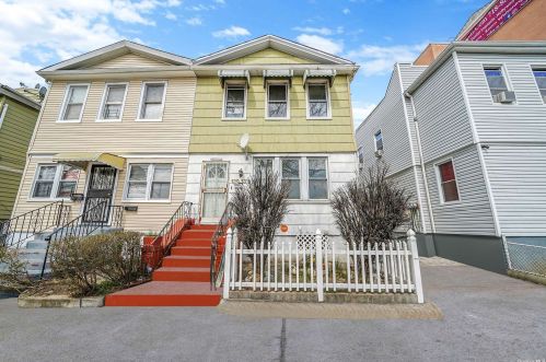 130-13 Hillside Ave, Jamaica, NY 11418-1743