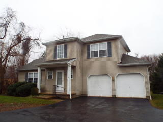 24 Colby Ct, Belvidere NJ  07823-2755 exterior