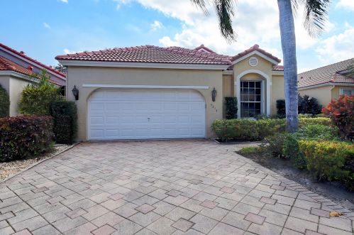 5214 Brookview Dr, Boynton Beach, FL 33437-1638