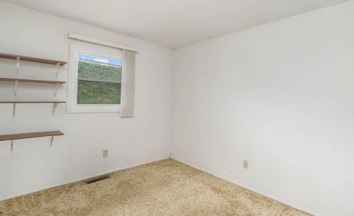 473 475, Valpo IN  46385-9238 exterior