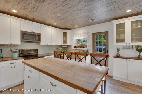38 Falson Ln, Morganville, NJ 07751-4145