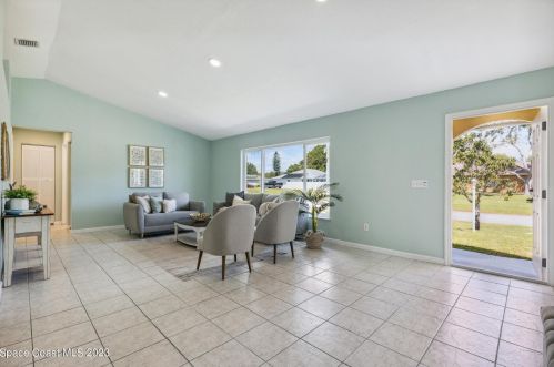 468 Tulip Dr, Sebastian FL  32958-5564 exterior