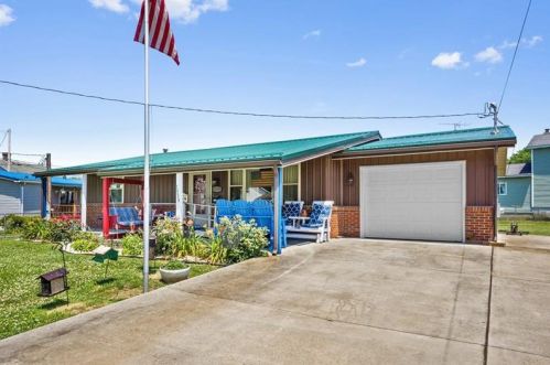 1539 Hyndman St, South Connellsville, PA 15425-4855