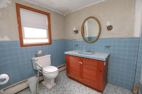 16 Fordway Rd, Raymond NH  03077-2459 exterior