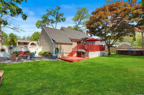 362 Silver St, Babylon NY  11704-4008 exterior