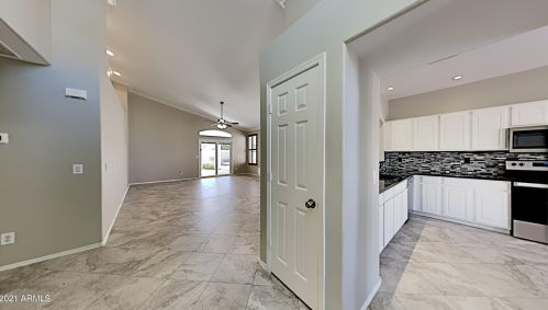 3851 Park View Ln, Glendale, AZ 85310-3333