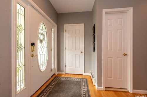 59 Reilly St, West Islip NY  11795-1044 exterior