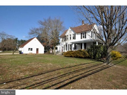 633 Main St, Lumberton Township, NJ 08048-1102