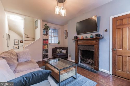 410 Iseminger St, Philadelphia PA  19147-1114 exterior