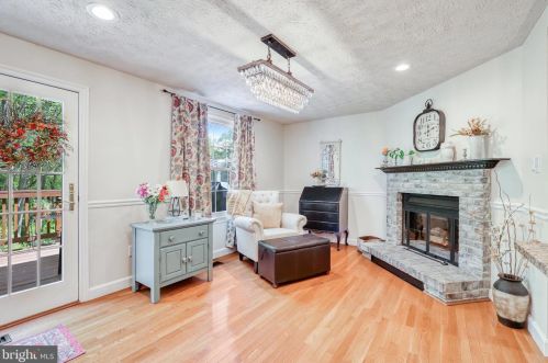 10902 Barton Hill Ct, Herndon VA  20191-5000 exterior