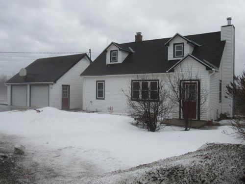 1177 Gen Leroy Manor Rd, Cadyville, NY 12918-3117