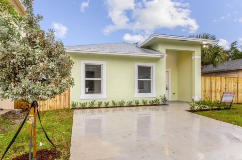 514 18th St, West Palm Beach, FL 33407-6407