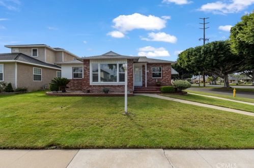 5902 Loomis St, Lakewood, CA 90713-2436