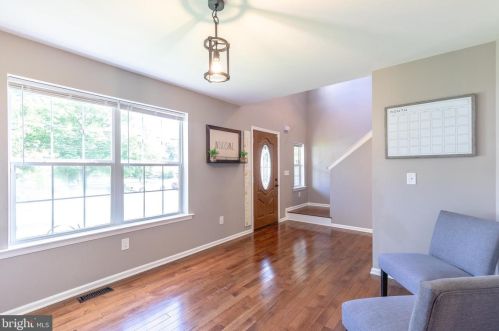 19 Spruce St, Parkesburg, PA 19365-9101