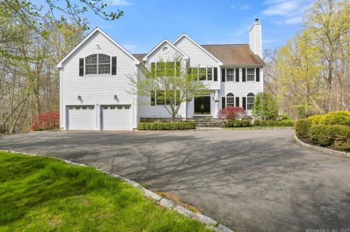 195 Skyview Ln, New Canaan, CT 06840-6035
