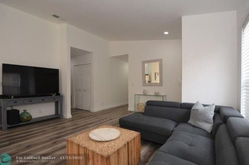 20826 21 St, Hollywood FL 33029-2334 exterior