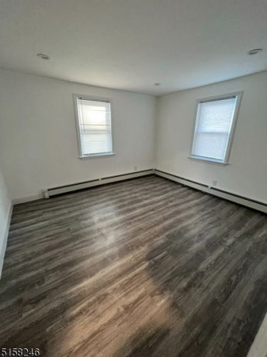 919 Oak St, Roselle NJ  07203-2001 exterior