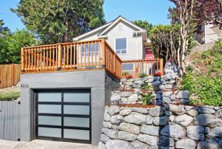 4606 42nd Ave, Seattle, WA 98118-1628