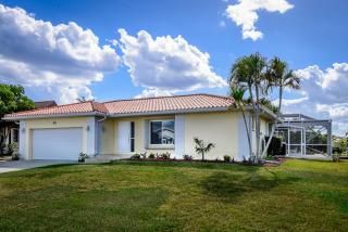93 Hibiscus Dr, Punta Gorda FL  33950-5074 exterior