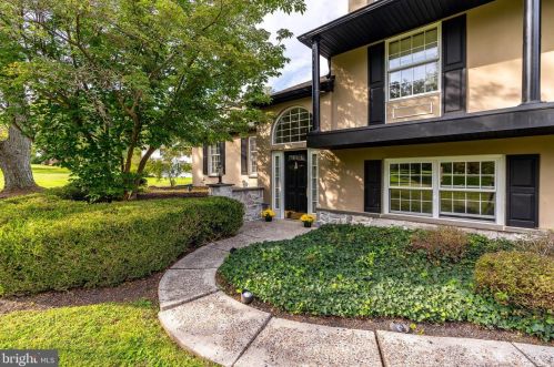 1615 Stephens Dr, Wayne, PA