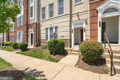 2231 Oberlin Dr, Woodbridge, VA 22191-5908
