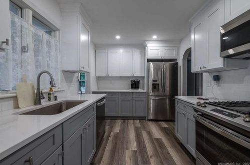 71 Wallace Row, Wallingford CT  06492-3138 exterior