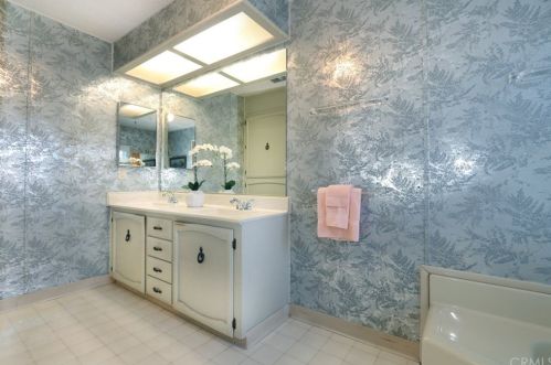 5200 Irvine Blvd, Irvine CA 92620-2013 exterior