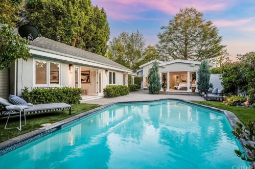 13047 Bloomfield St, North Hollywood, CA 91604-1404