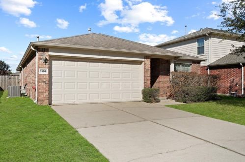 1102 Honeysuckle Vine Dr, Richmond TX  77469-4961 exterior