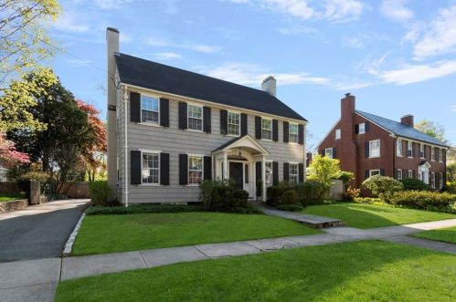 241 Taber Ave, Providence, RI 02906-3332