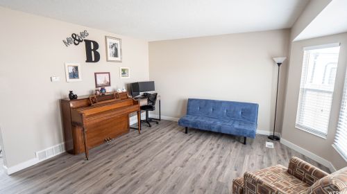 3867 Burgess Rd, Salt Lake City, UT 84118-3538