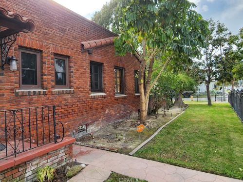 2290 Chestnut Ave, Long Beach, CA 90806-4210