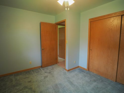 140 Congress Dr, West Bend WI  53095-9518 exterior