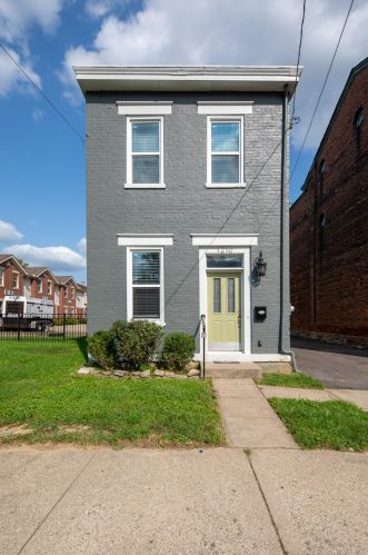 1210 Greenup St, Covington, KY 41011-3238