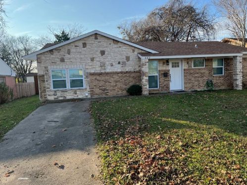 651 Power Dr, Duncanville, TX 75116-3723