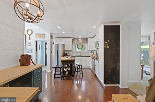 883 Walnut St, Lemoyne PA  17043-1556 exterior