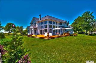 23 Overlea Ct, Bayshore, NY 11706-8933