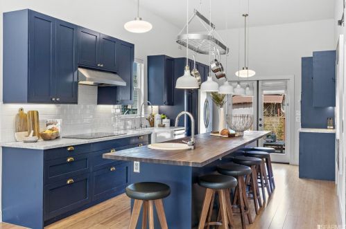 1470 12th St, Oakland CA 94607-2048 exterior