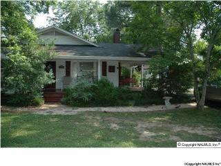 1925 Old Moulton Rd, Decatur, AL 35601-2752