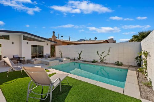 52152 Avenida Alvarado, La Quinta CA  92253-3229 exterior