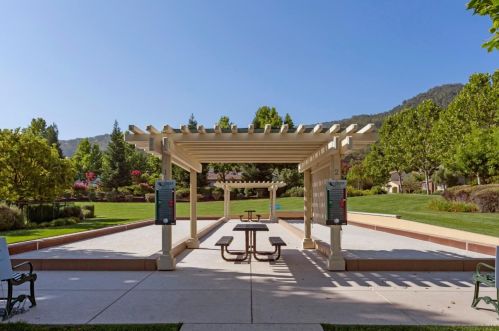 2415 Muirfield Way, Gilroy CA  95020-3065 exterior